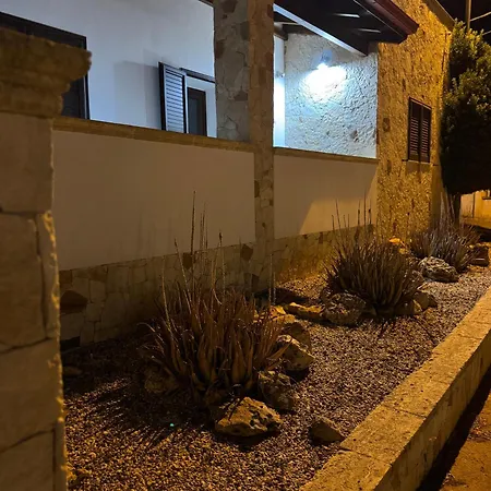 Krasì Frühstückspension 4*