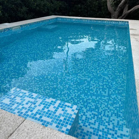 Krasi 玛丽娜迪曼卡维萨