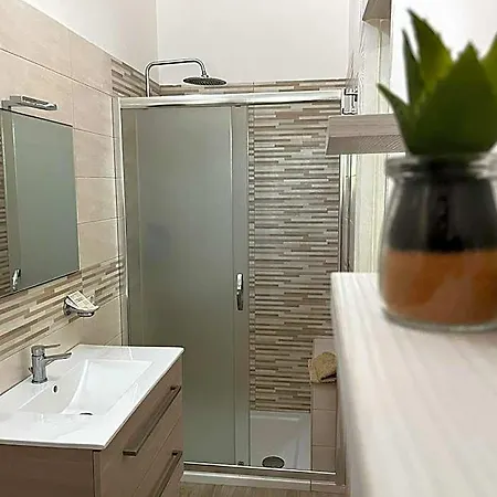 Krasi Bed & Breakfast 4*