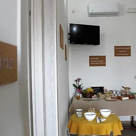 Krasi Bed & Breakfast 4*
