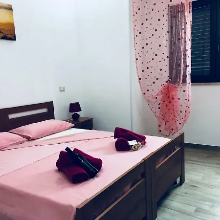 住宿加早餐酒店 Krasi 玛丽娜迪曼卡维萨